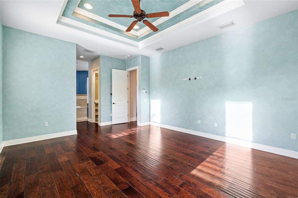 For Sale: $985,000 (5 beds, 3 baths, 3434 Square Feet)