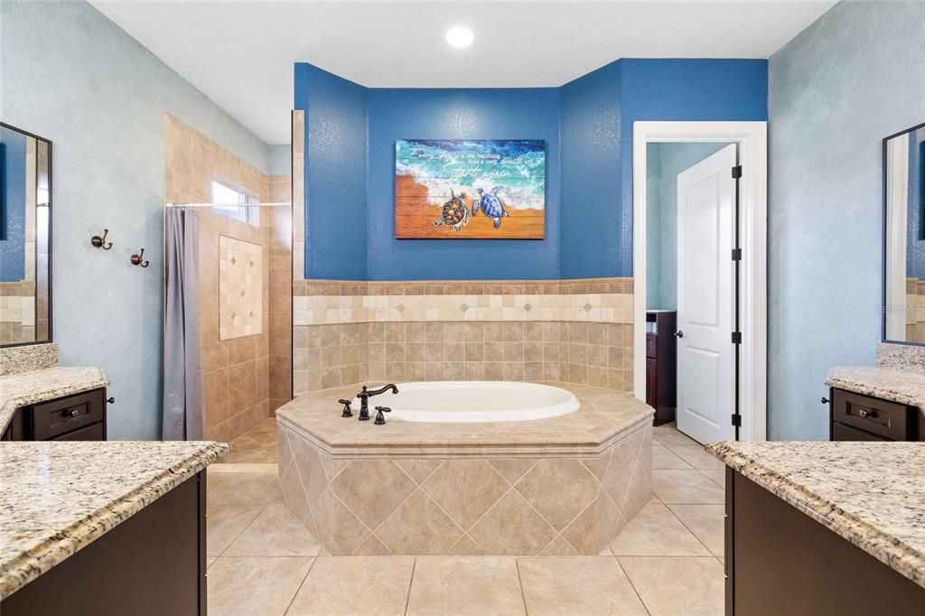 For Sale: $985,000 (5 beds, 3 baths, 3434 Square Feet)