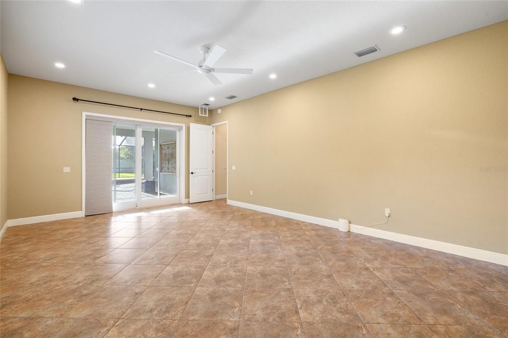 For Sale: $985,000 (5 beds, 3 baths, 3434 Square Feet)