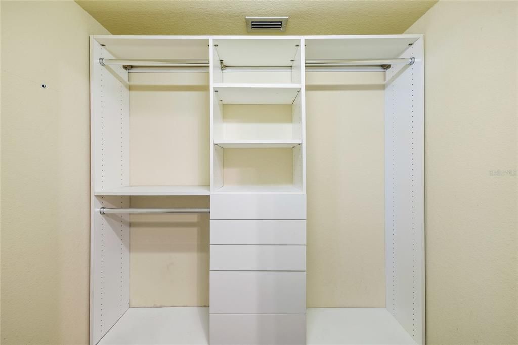 For Sale: $985,000 (5 beds, 3 baths, 3434 Square Feet)