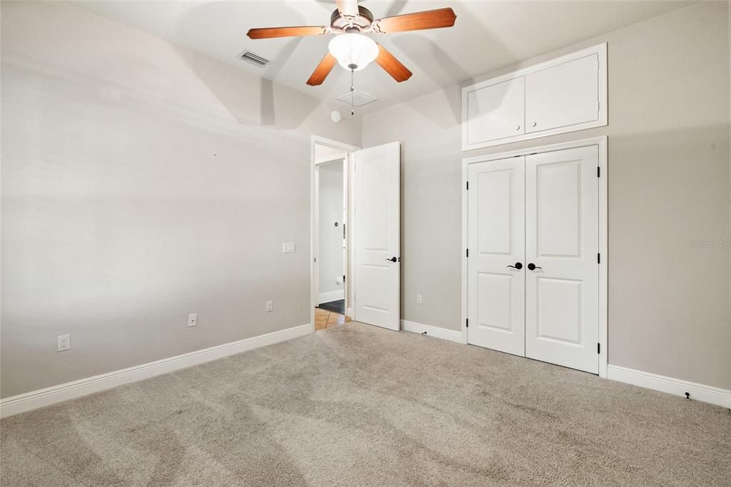 For Sale: $985,000 (5 beds, 3 baths, 3434 Square Feet)