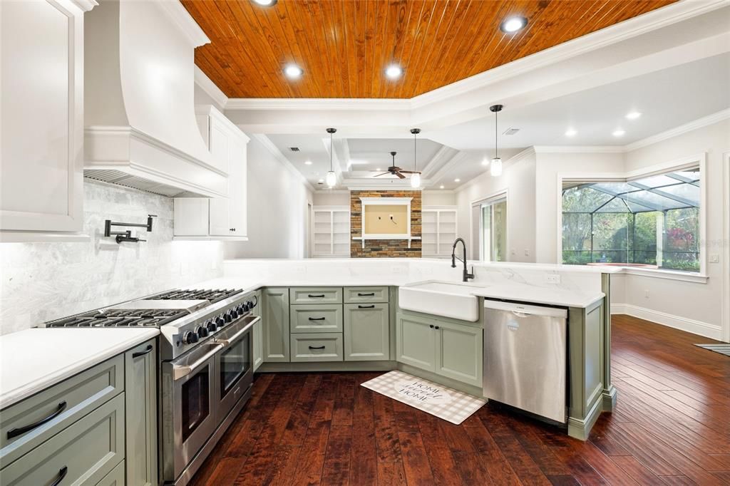 For Sale: $985,000 (5 beds, 3 baths, 3434 Square Feet)