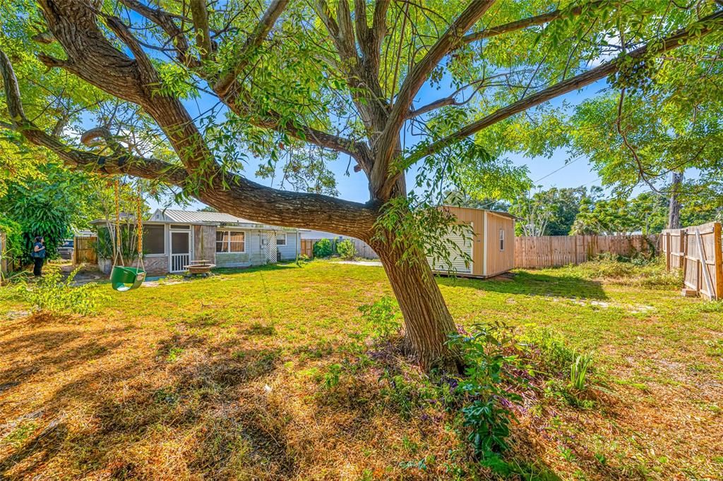 En Venta: $320,000 (0.18 acres)