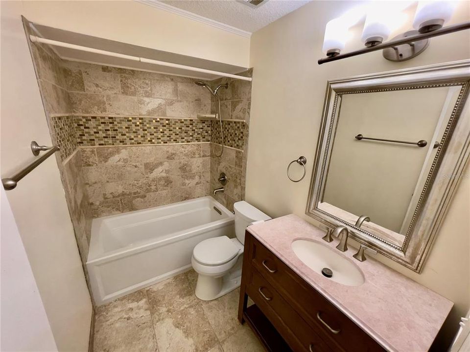 En Renta: $1,950 (3 camas, 2 baños, 1425 Pies cuadrados)