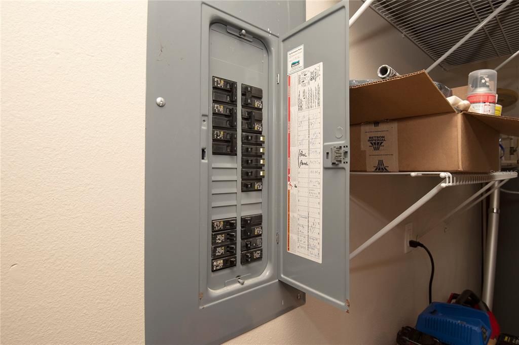 En Venta: $419,000 (3 camas, 2 baños, 1733 Pies cuadrados)