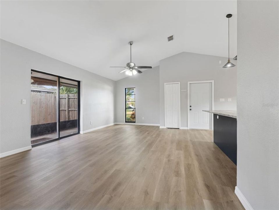 出租: $2,600 (3 贝兹, 2 浴室, 1320 平方英尺)