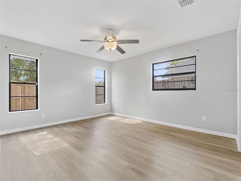 出租: $2,600 (3 贝兹, 2 浴室, 1320 平方英尺)