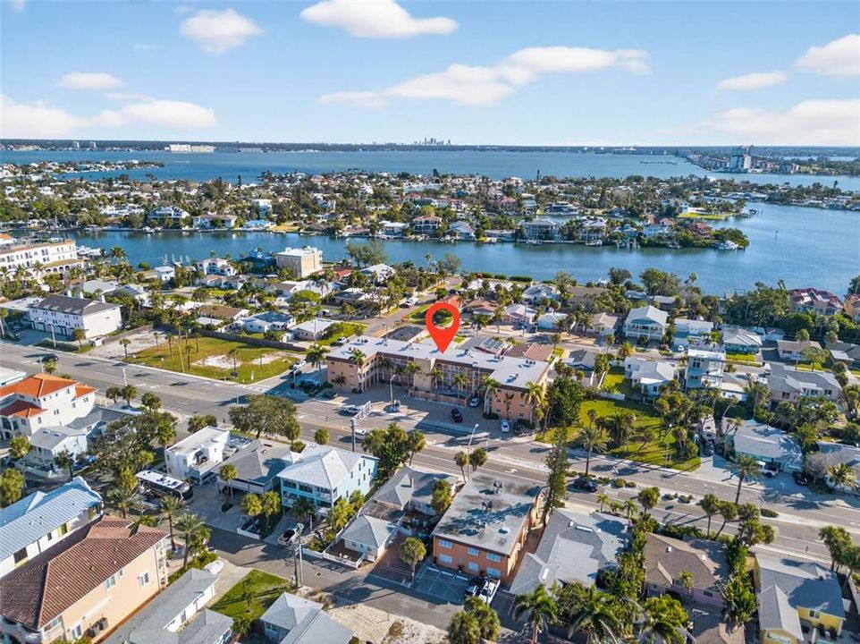 出租: $3,000 (1 贝兹, 1 浴室, 698 平方英尺)