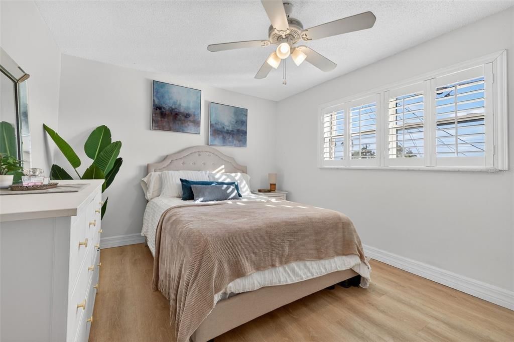 出租: $3,000 (1 贝兹, 1 浴室, 698 平方英尺)