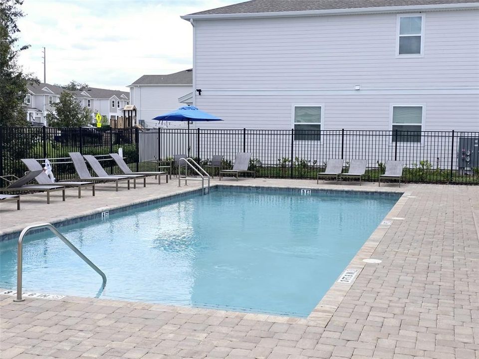 出租: $2,300 (3 贝兹, 2 浴室, 1674 平方英尺)