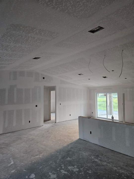 For Sale: $369,900 (4 beds, 2 baths, 1852 Square Feet)