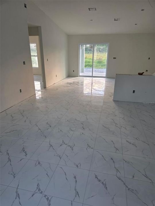 For Sale: $369,900 (4 beds, 2 baths, 1852 Square Feet)