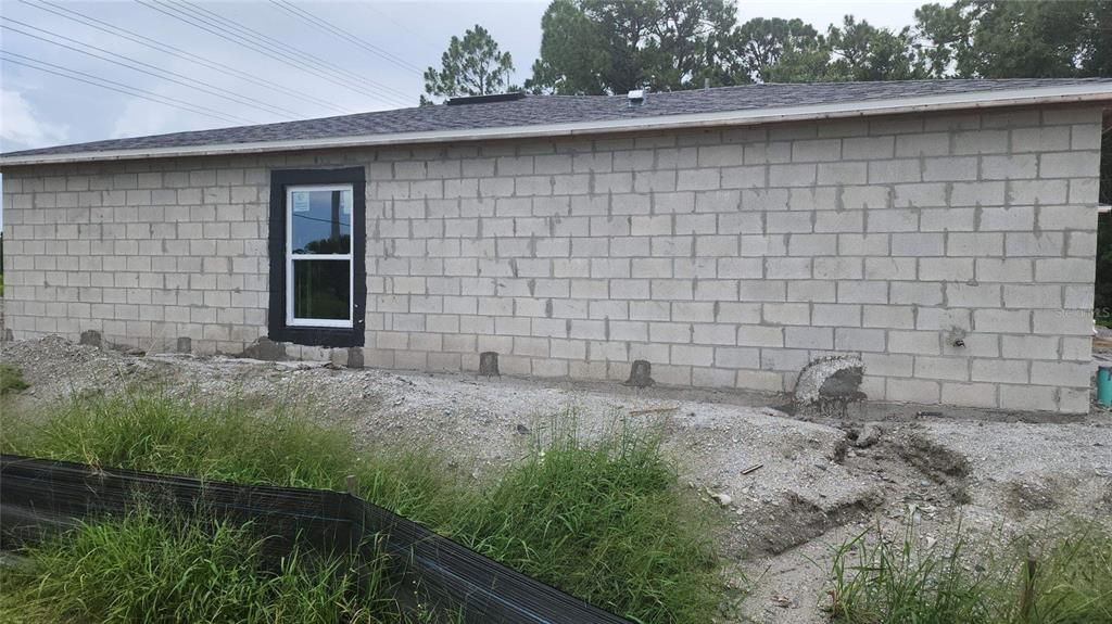 For Sale: $369,900 (4 beds, 2 baths, 1852 Square Feet)