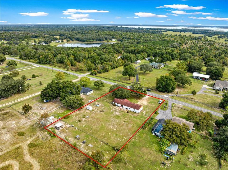 合同活跃: $319,900 (3 贝兹, 2 浴室, 1387 平方英尺)