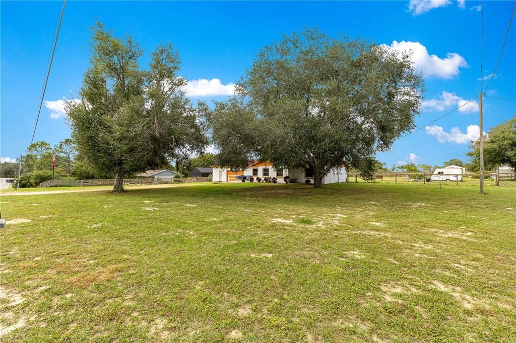 合同活跃: $319,900 (3 贝兹, 2 浴室, 1387 平方英尺)