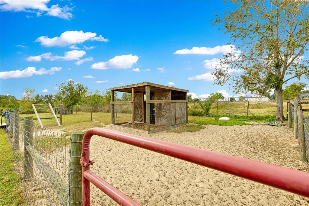 合同活跃: $319,900 (3 贝兹, 2 浴室, 1387 平方英尺)