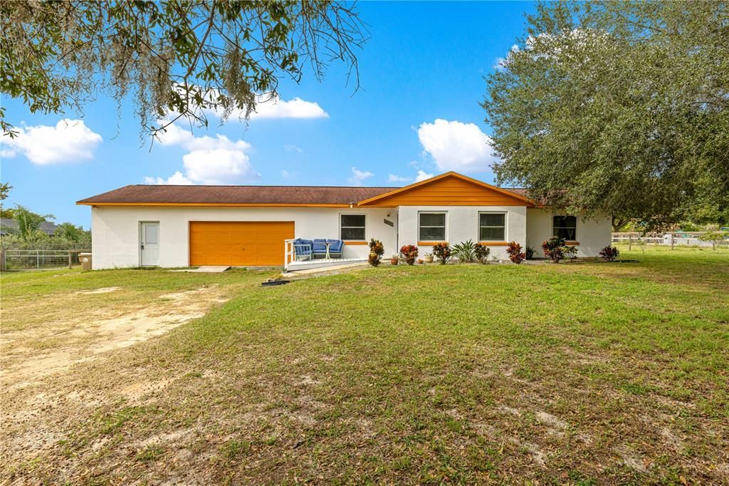 合同活跃: $319,900 (3 贝兹, 2 浴室, 1387 平方英尺)