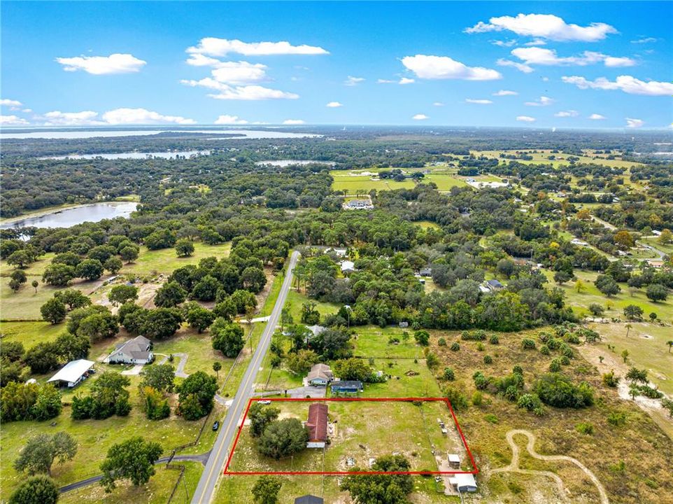 合同活跃: $319,900 (3 贝兹, 2 浴室, 1387 平方英尺)