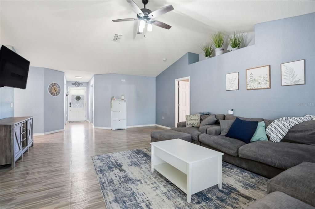 For Sale: $345,000 (3 beds, 2 baths, 2035 Square Feet)