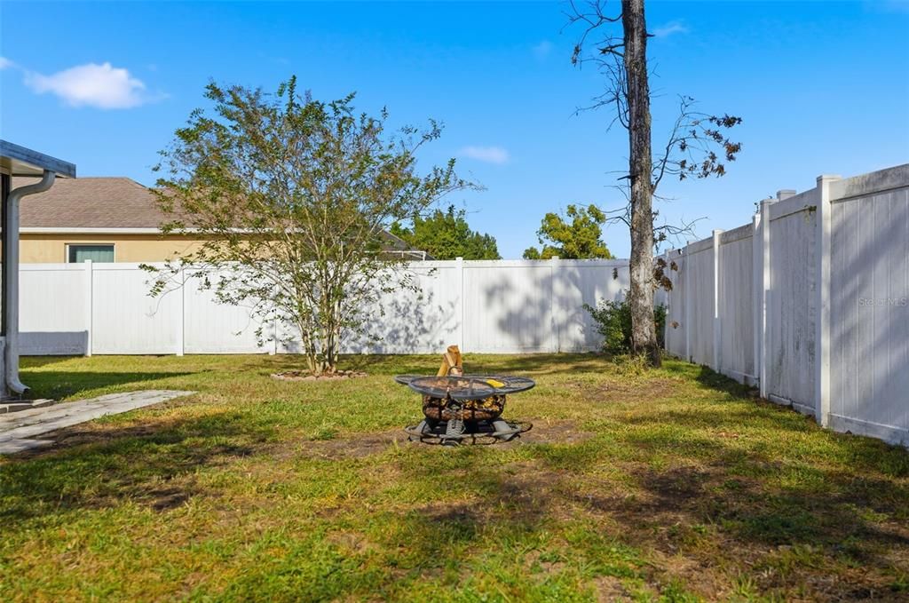 For Sale: $345,000 (3 beds, 2 baths, 2035 Square Feet)