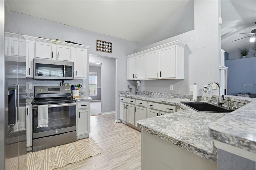 For Sale: $345,000 (3 beds, 2 baths, 2035 Square Feet)