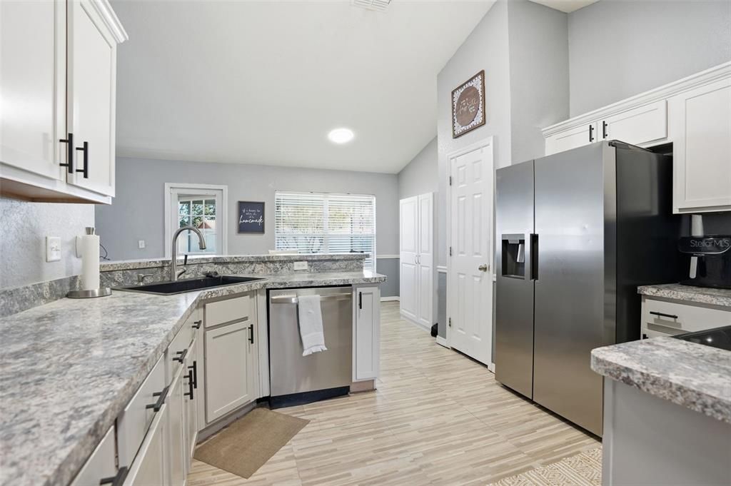 For Sale: $345,000 (3 beds, 2 baths, 2035 Square Feet)