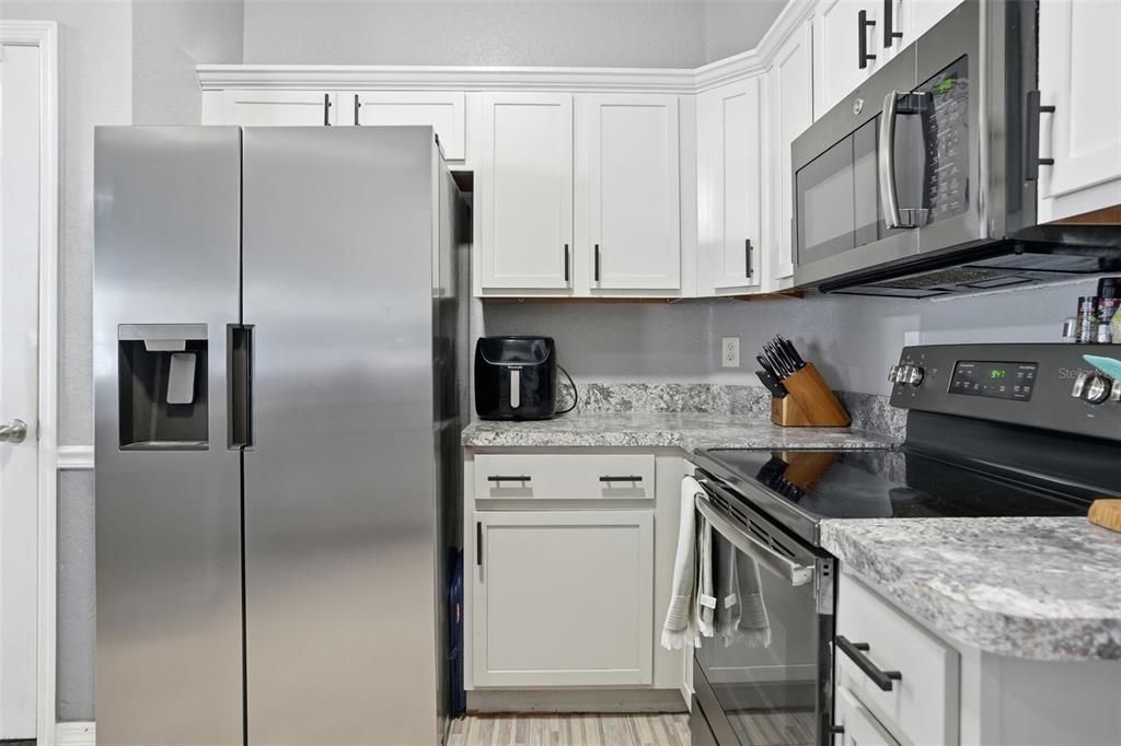 For Sale: $345,000 (3 beds, 2 baths, 2035 Square Feet)