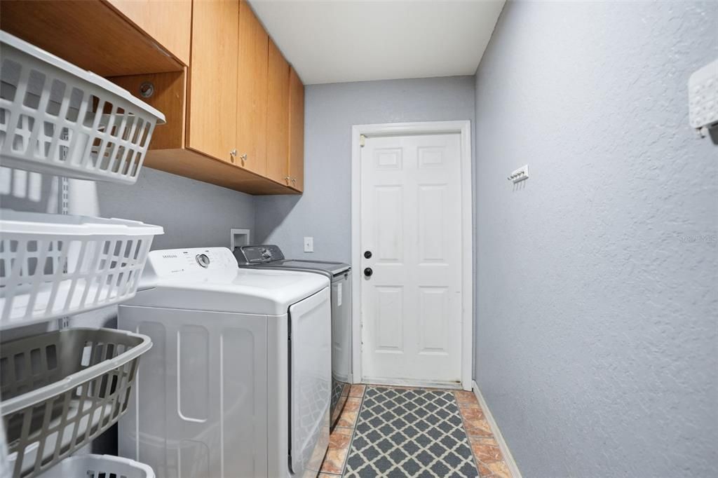 For Sale: $345,000 (3 beds, 2 baths, 2035 Square Feet)