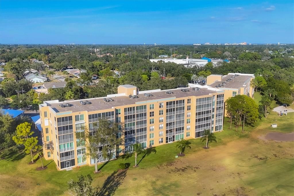 合同活跃: $199,900 (2 贝兹, 2 浴室, 1142 平方英尺)