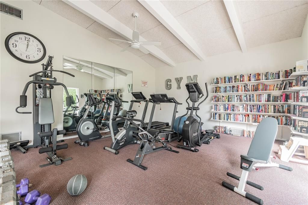 合同活跃: $199,900 (2 贝兹, 2 浴室, 1142 平方英尺)