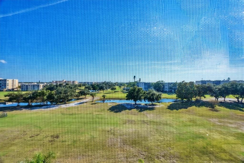 合同活跃: $199,900 (2 贝兹, 2 浴室, 1142 平方英尺)