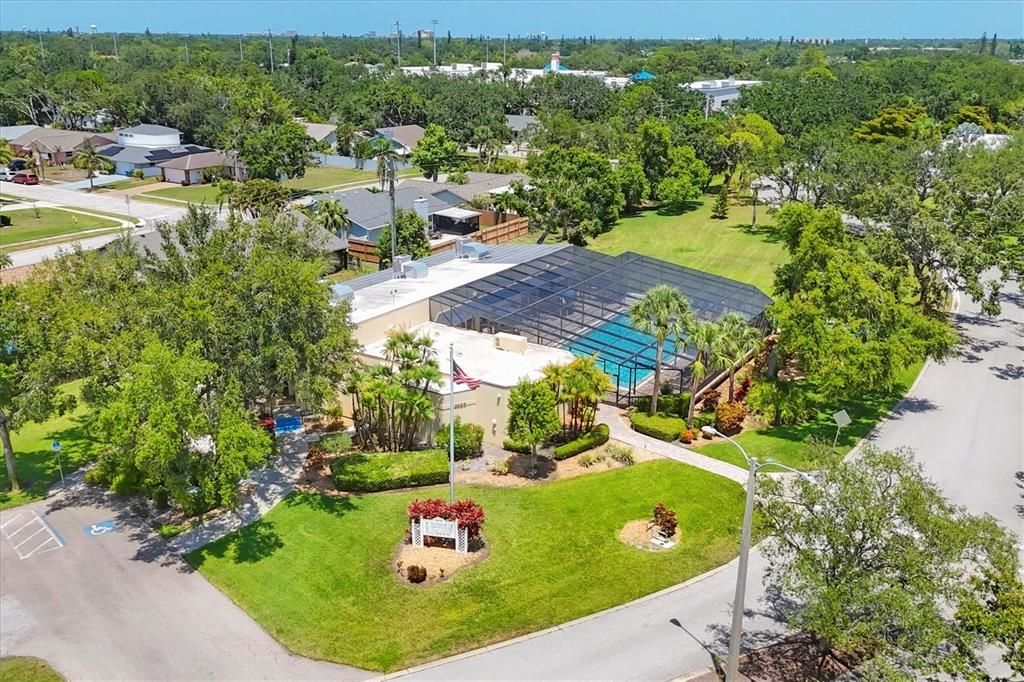 合同活跃: $199,900 (2 贝兹, 2 浴室, 1142 平方英尺)