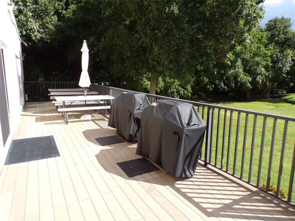 合同活跃: $199,900 (2 贝兹, 2 浴室, 1142 平方英尺)