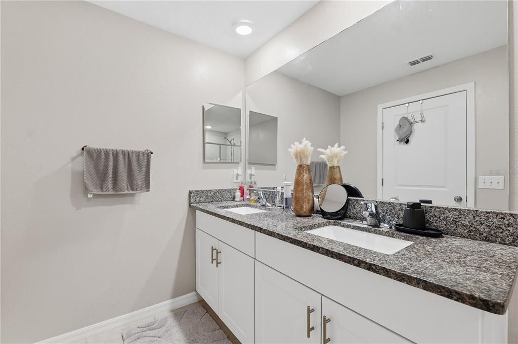 На продажу: $270,000 (3 спален, 2 ванн, 1634 Квадратных фут)