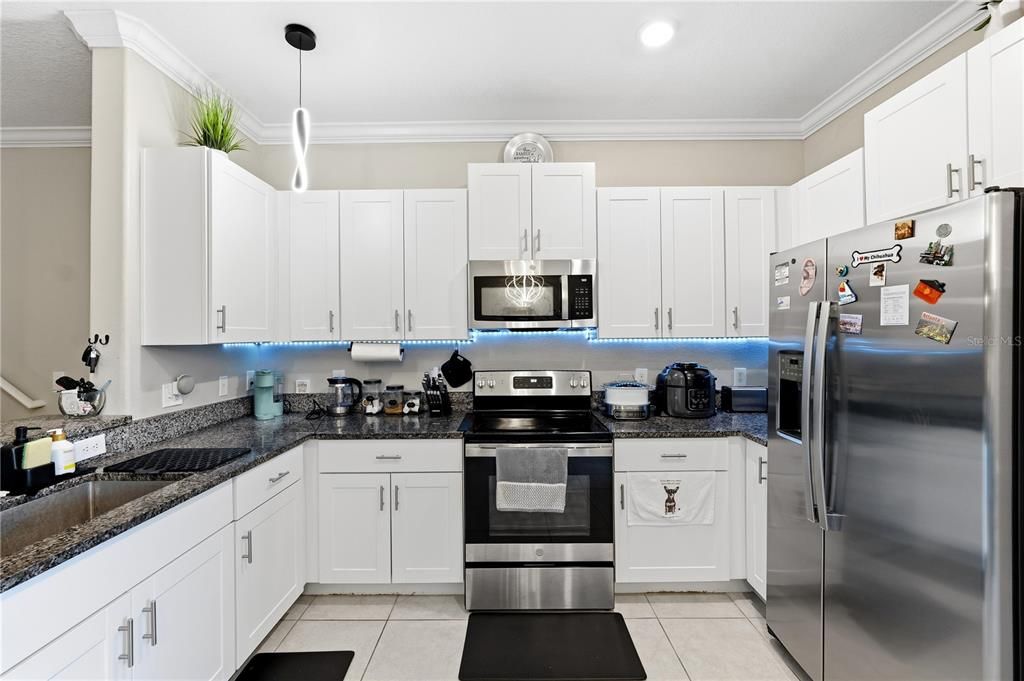 На продажу: $270,000 (3 спален, 2 ванн, 1634 Квадратных фут)