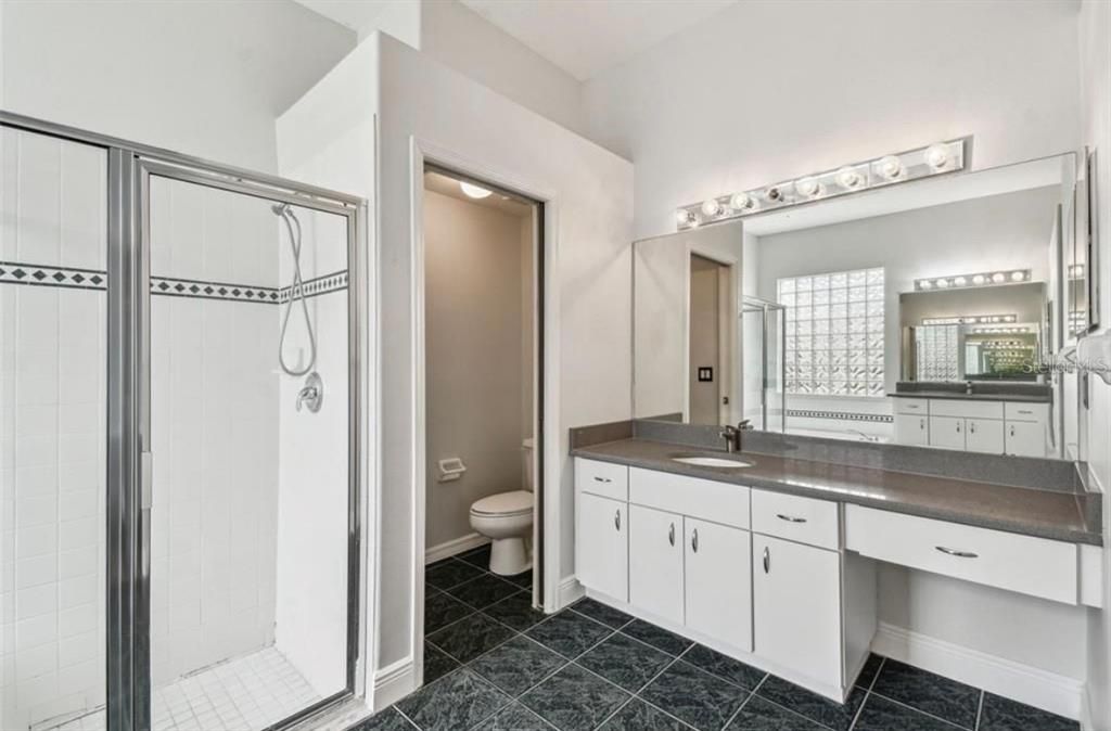 For Rent: $3,995 (4 beds, 3 baths, 2577 Square Feet)