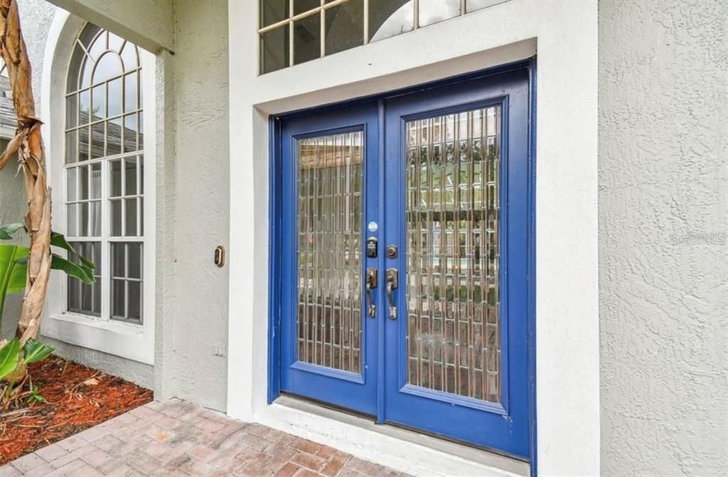 For Rent: $3,995 (4 beds, 3 baths, 2577 Square Feet)