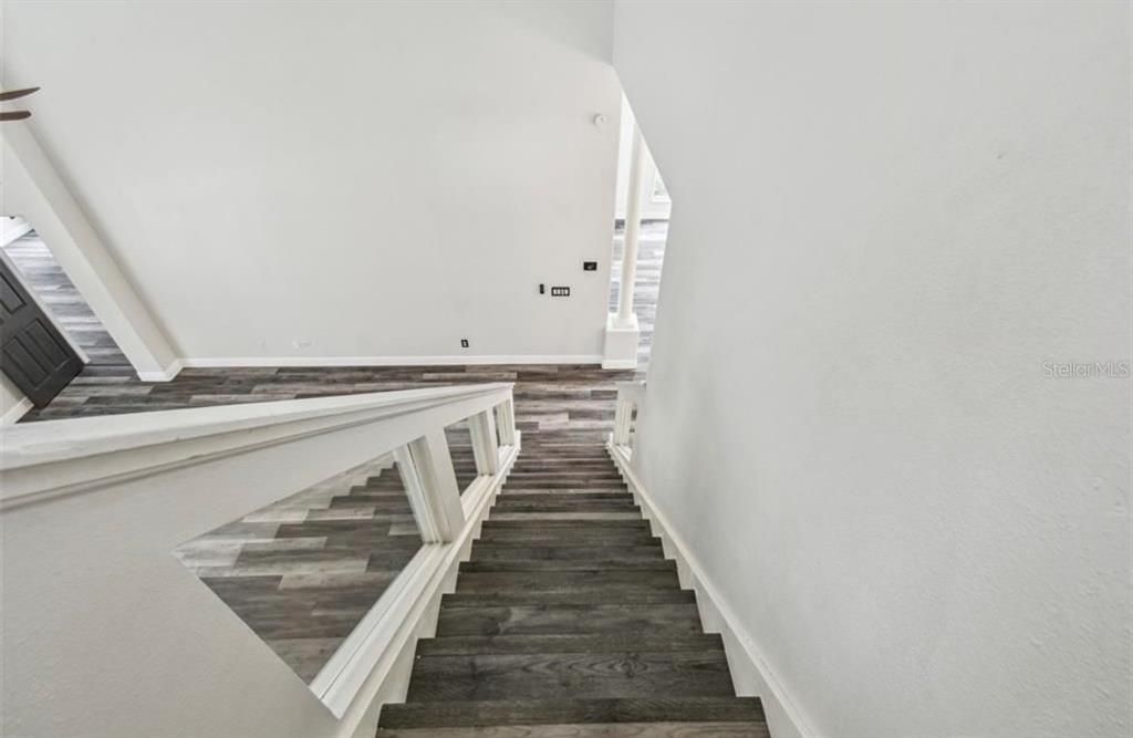 For Rent: $3,995 (4 beds, 3 baths, 2577 Square Feet)