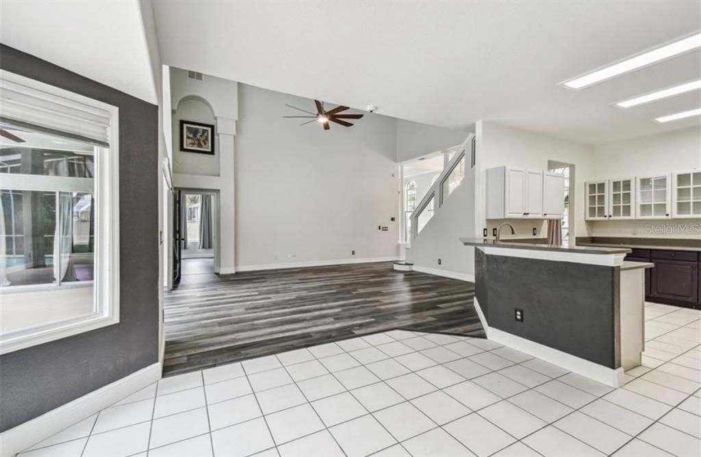 For Rent: $3,995 (4 beds, 3 baths, 2577 Square Feet)