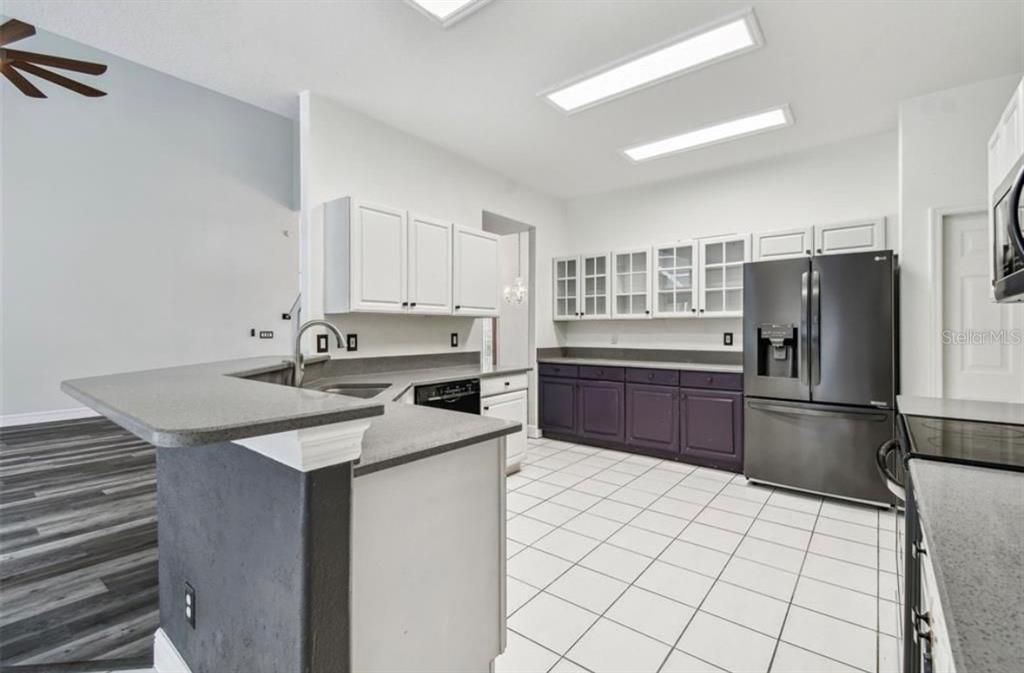 For Rent: $3,995 (4 beds, 3 baths, 2577 Square Feet)