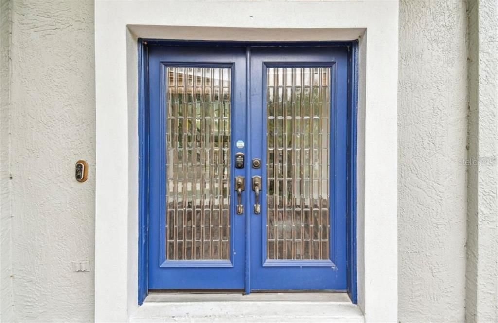 For Rent: $3,995 (4 beds, 3 baths, 2577 Square Feet)