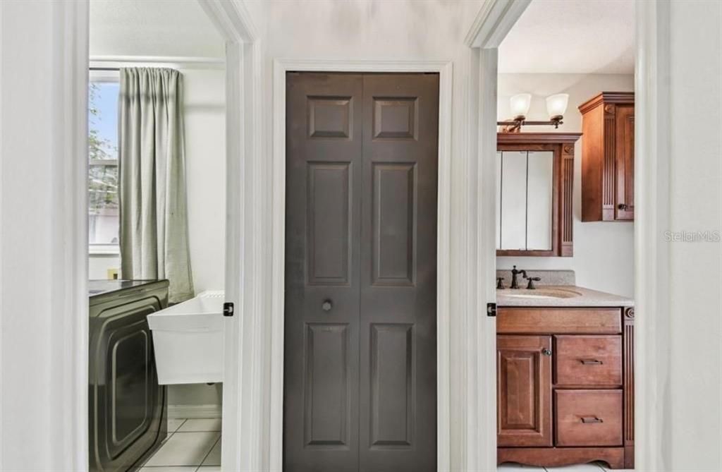 For Rent: $3,995 (4 beds, 3 baths, 2577 Square Feet)