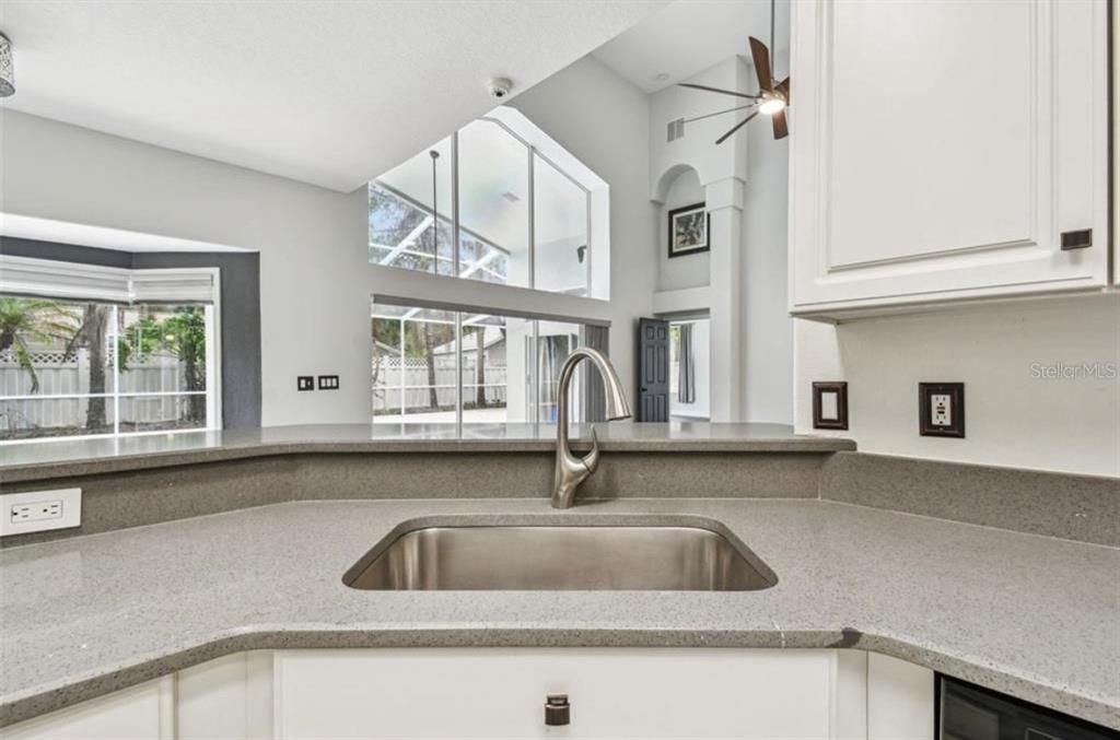 For Rent: $3,995 (4 beds, 3 baths, 2577 Square Feet)