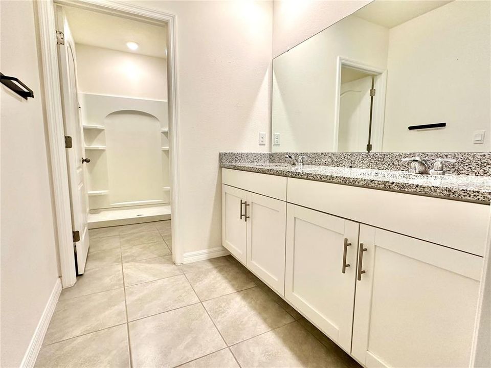 For Rent: $2,400 (3 beds, 2 baths, 1731 Square Feet)