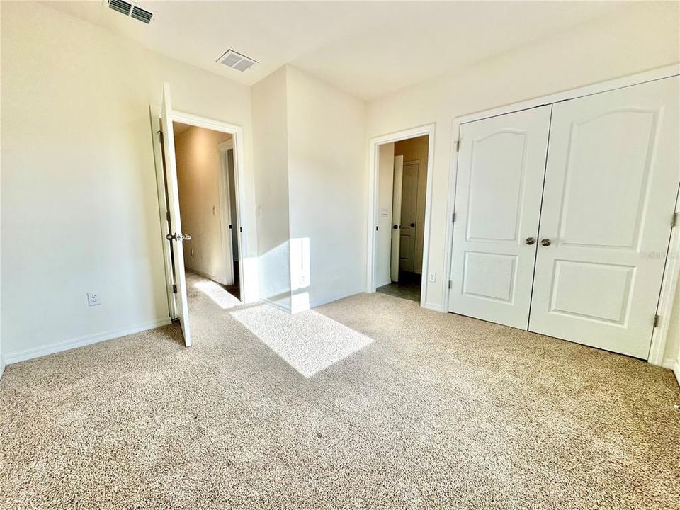 For Rent: $2,400 (3 beds, 2 baths, 1731 Square Feet)