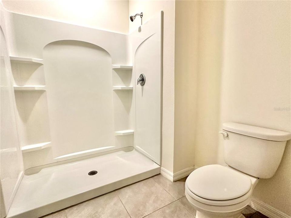 For Rent: $2,400 (3 beds, 2 baths, 1731 Square Feet)