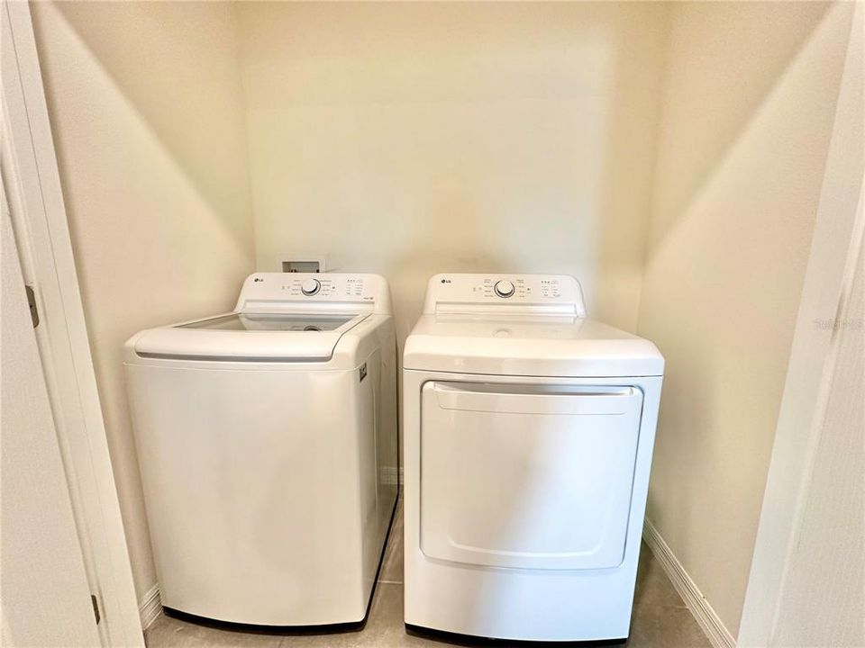 For Rent: $2,400 (3 beds, 2 baths, 1731 Square Feet)