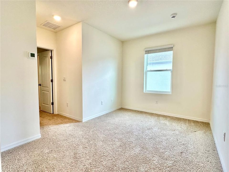 For Rent: $2,400 (3 beds, 2 baths, 1731 Square Feet)