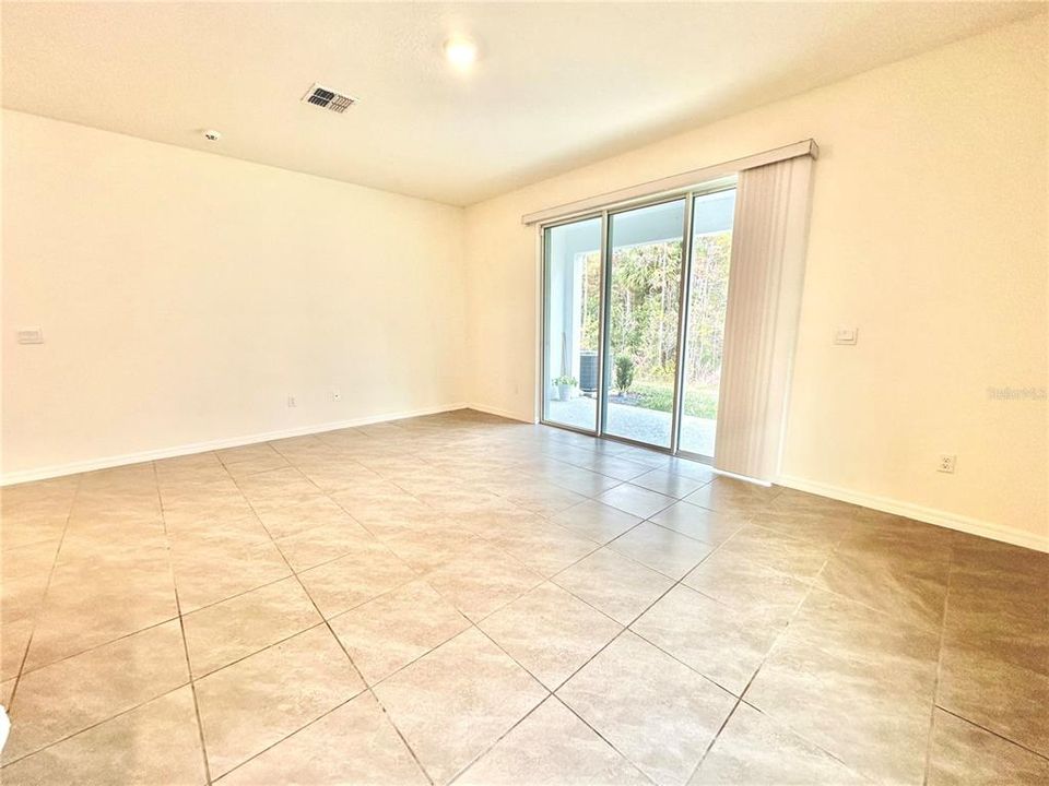 For Rent: $2,400 (3 beds, 2 baths, 1731 Square Feet)
