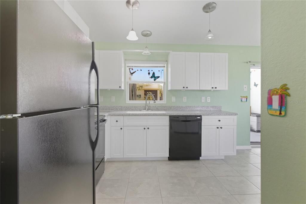 Под контрактом: $299,000 (3 спален, 2 ванн, 1512 Квадратных фут)